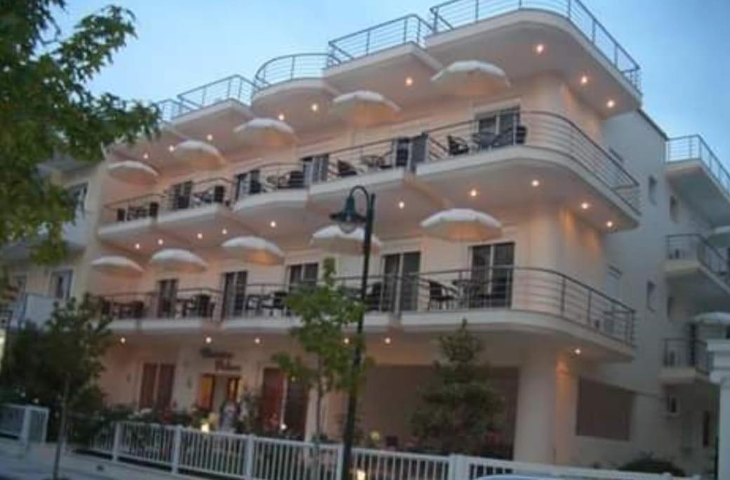 Christina Hotel Olympiaki Akti Bagian luar foto