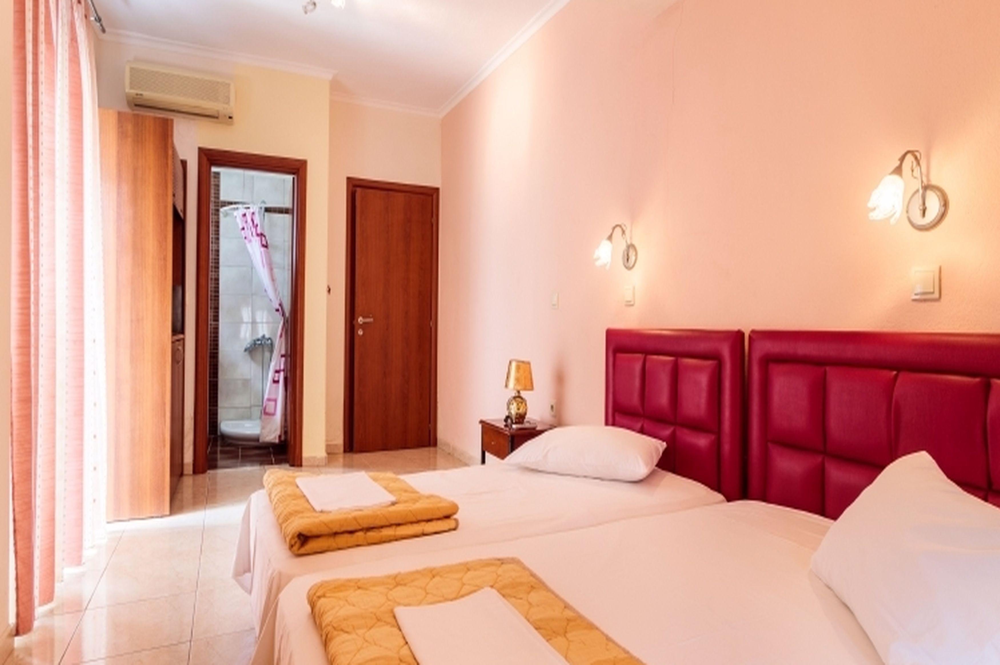 Christina Hotel Olympiaki Akti Bagian luar foto